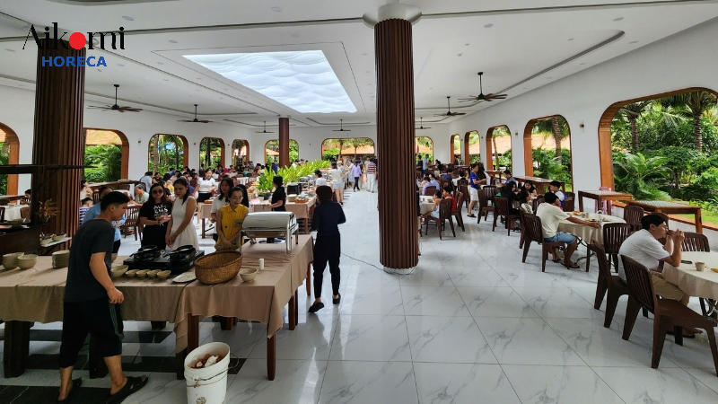 Sử dụng máy khuếch tán hương cho khu vực ăn uống chính
