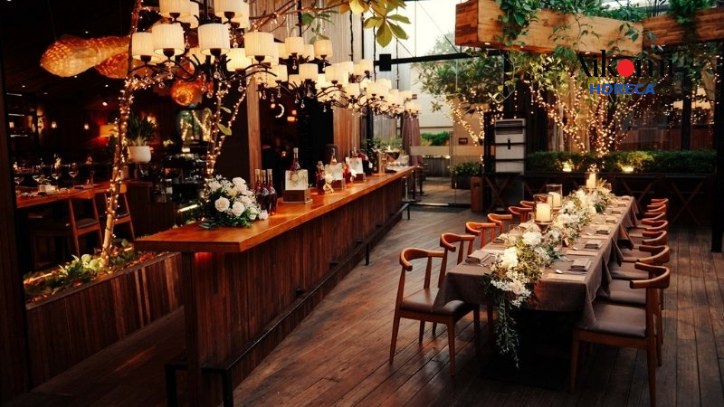 Nhà hàng thường xuất hiện mùi khó chịu như dầu mỡ, ẩm mốc